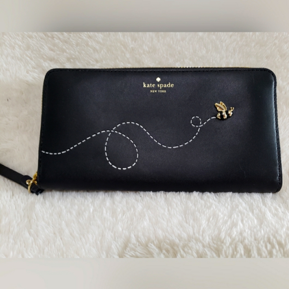 Kate Spade New York Picnic Perfect 3D Bee Lacey Zip Around Wallet in Black